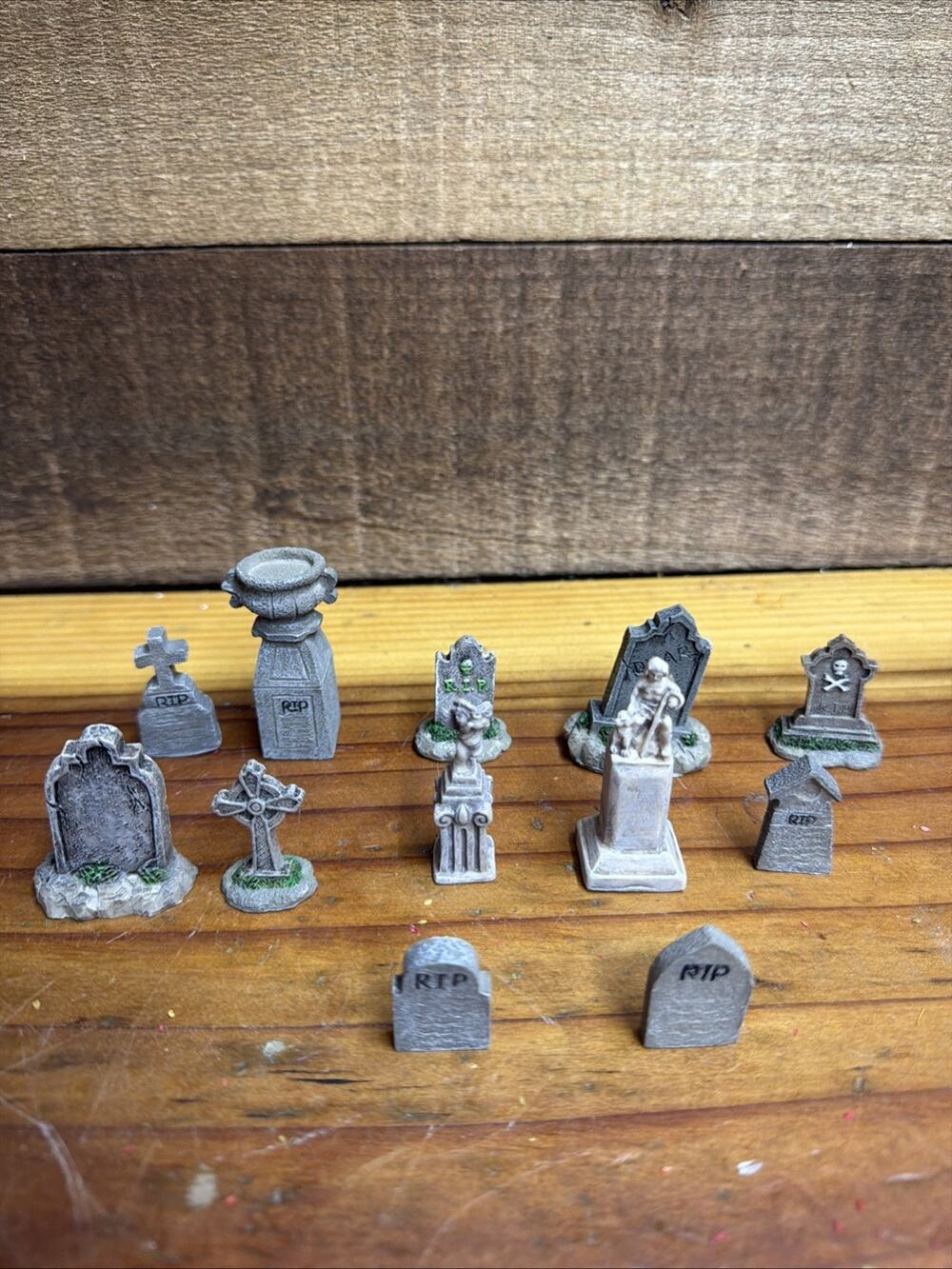 Lemax Spooky Town Halloween Village Miniature Gravestones Cemetery 12pc Set